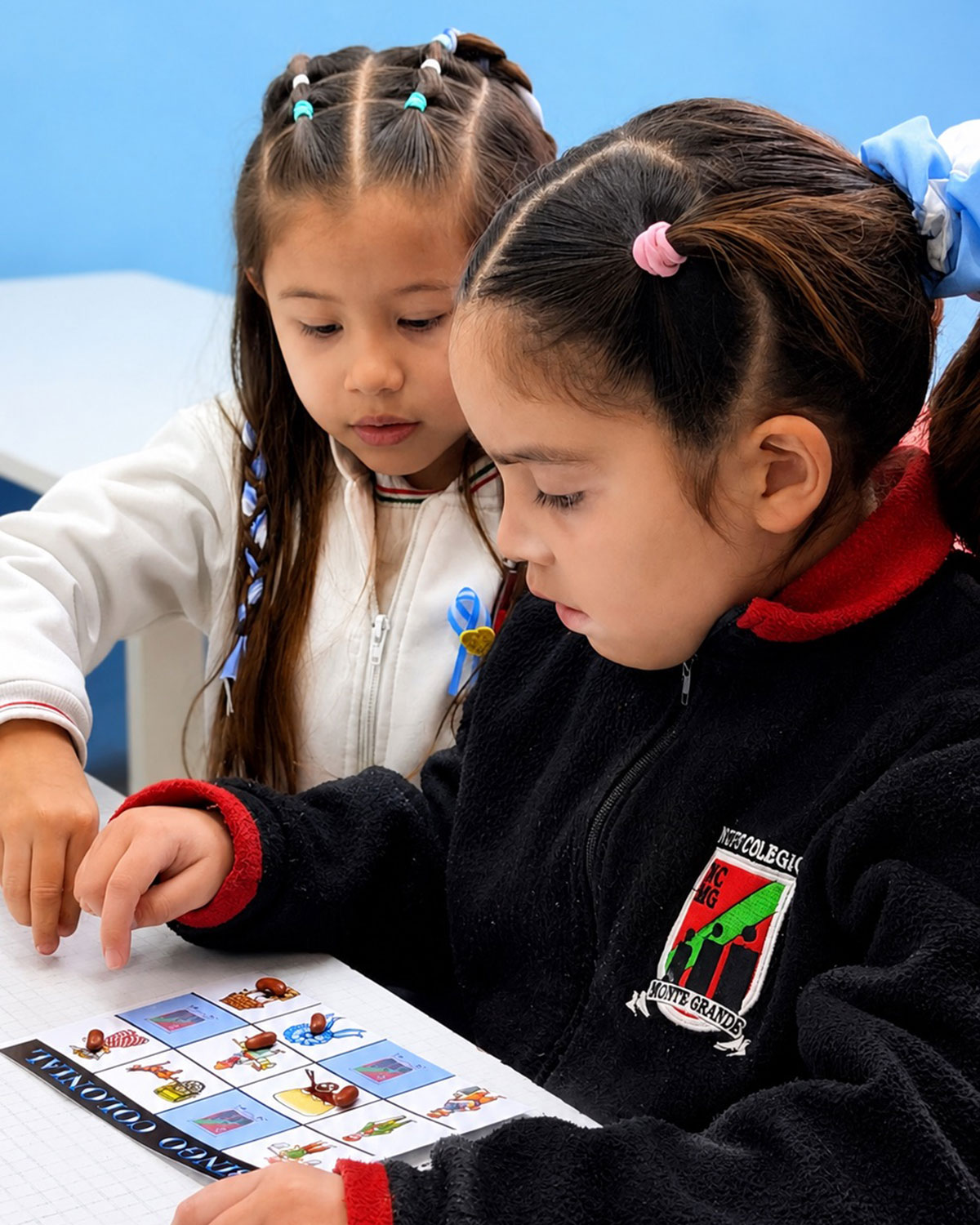 Estudiantes del Nuevo Colegio Monte Grande